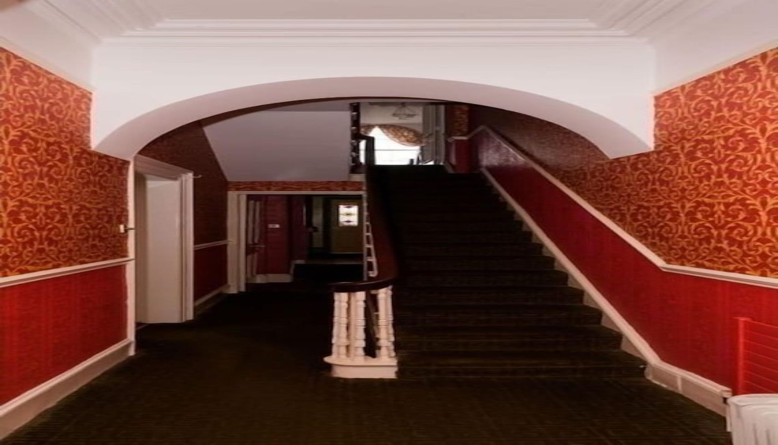 Hall - Ivyleigh House