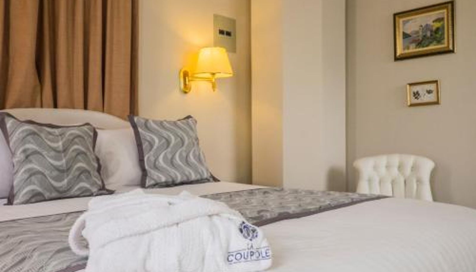 Suite - La Coupole Hotel