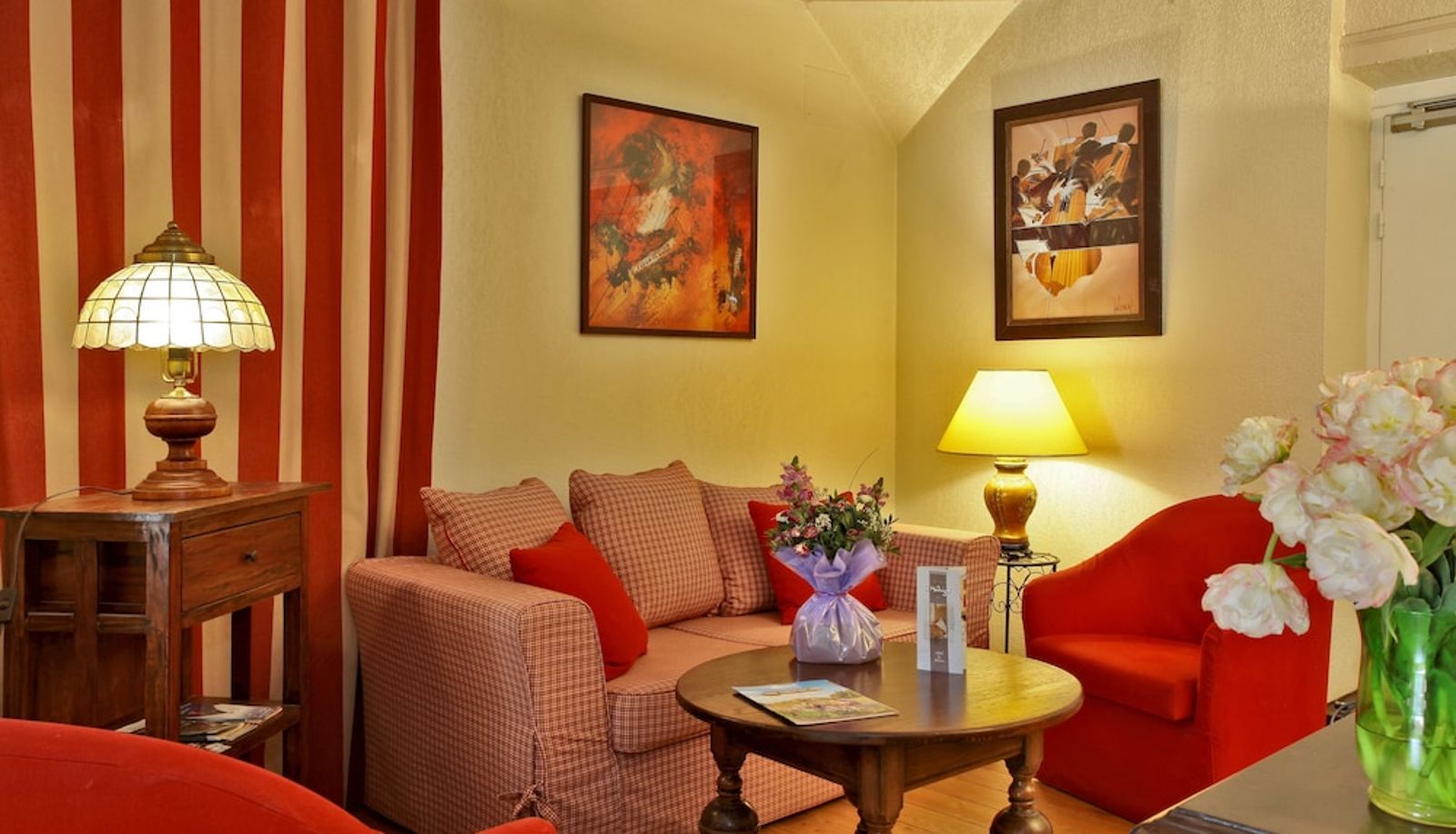 Hall - Hôtel Le Madrigal
