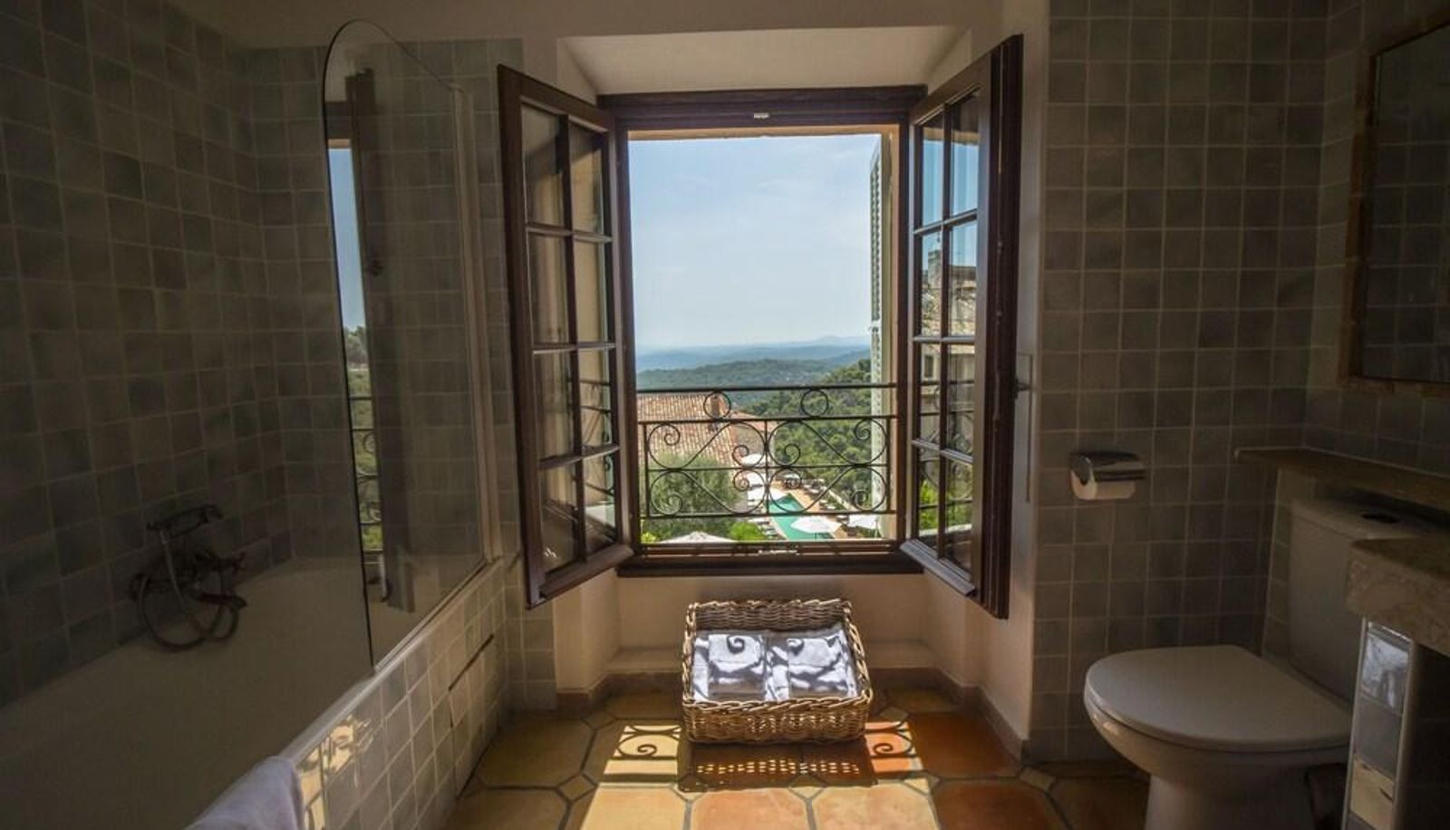 Camera con vista mare - Auberge de Tourrettes