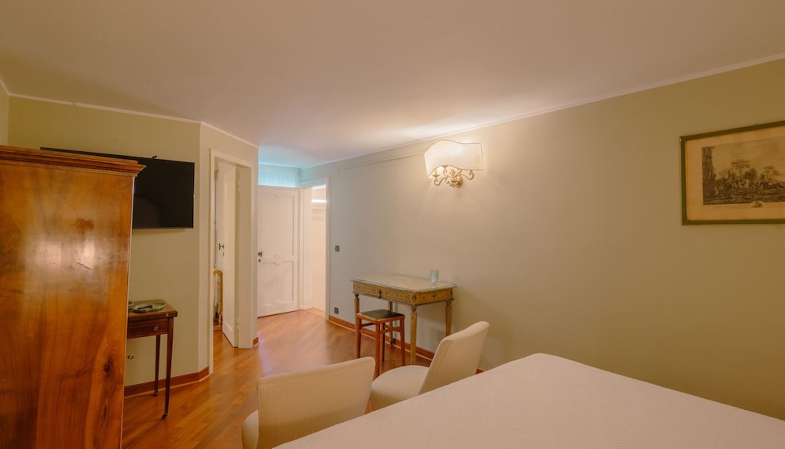 Info - Palazzo Mantua Benavides Suites and Apartments