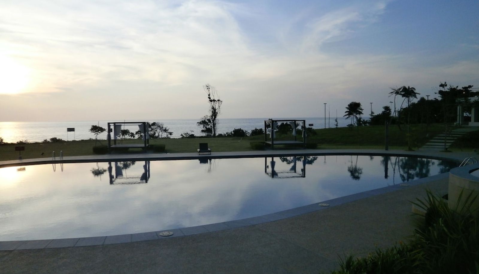 Piscina - Samalaju Resort Hotel