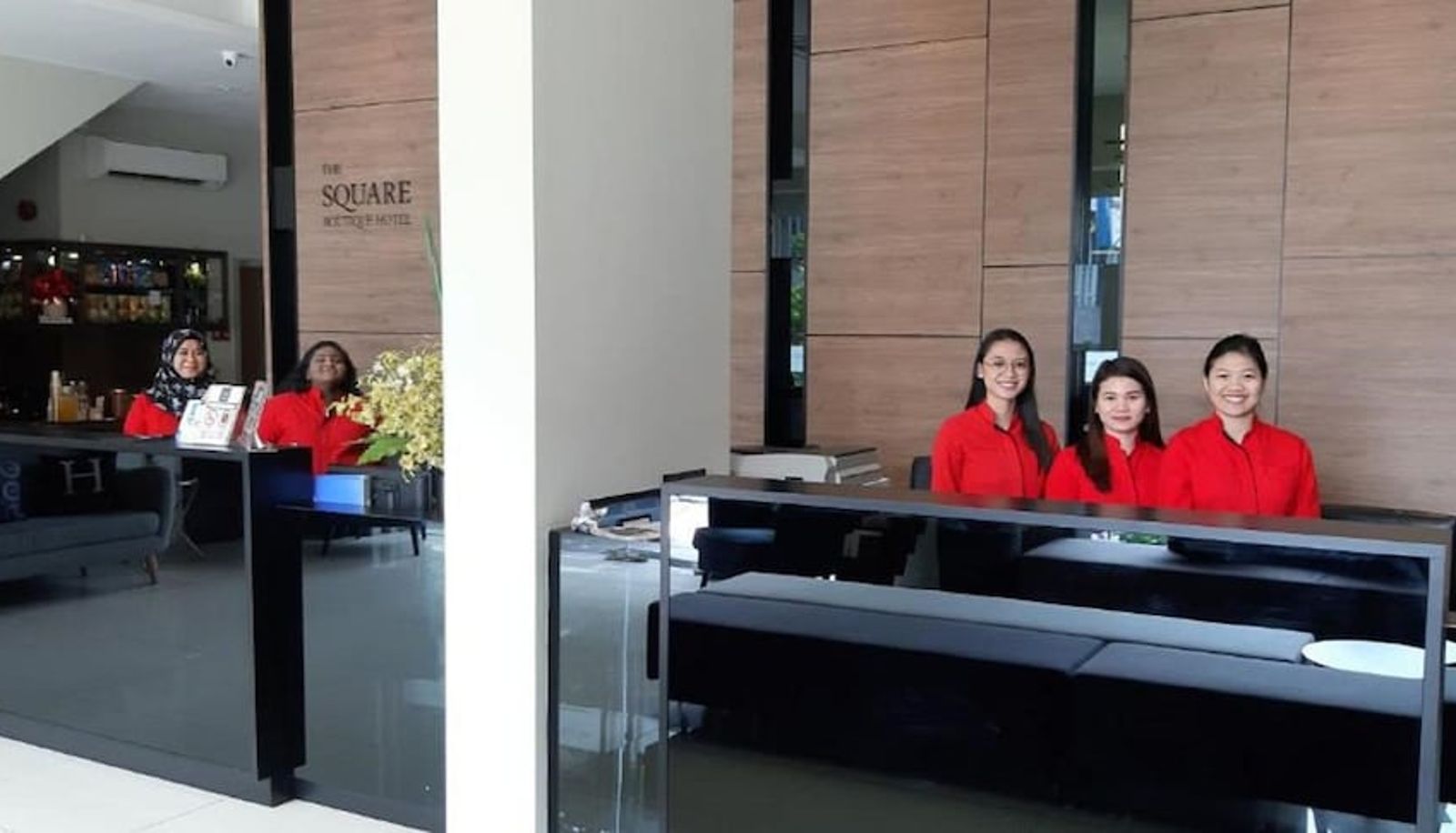 Receptie - The Square Hotel