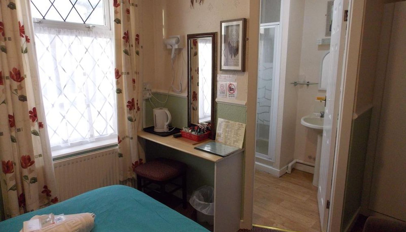 Budget room (single) - Topaz Guest House