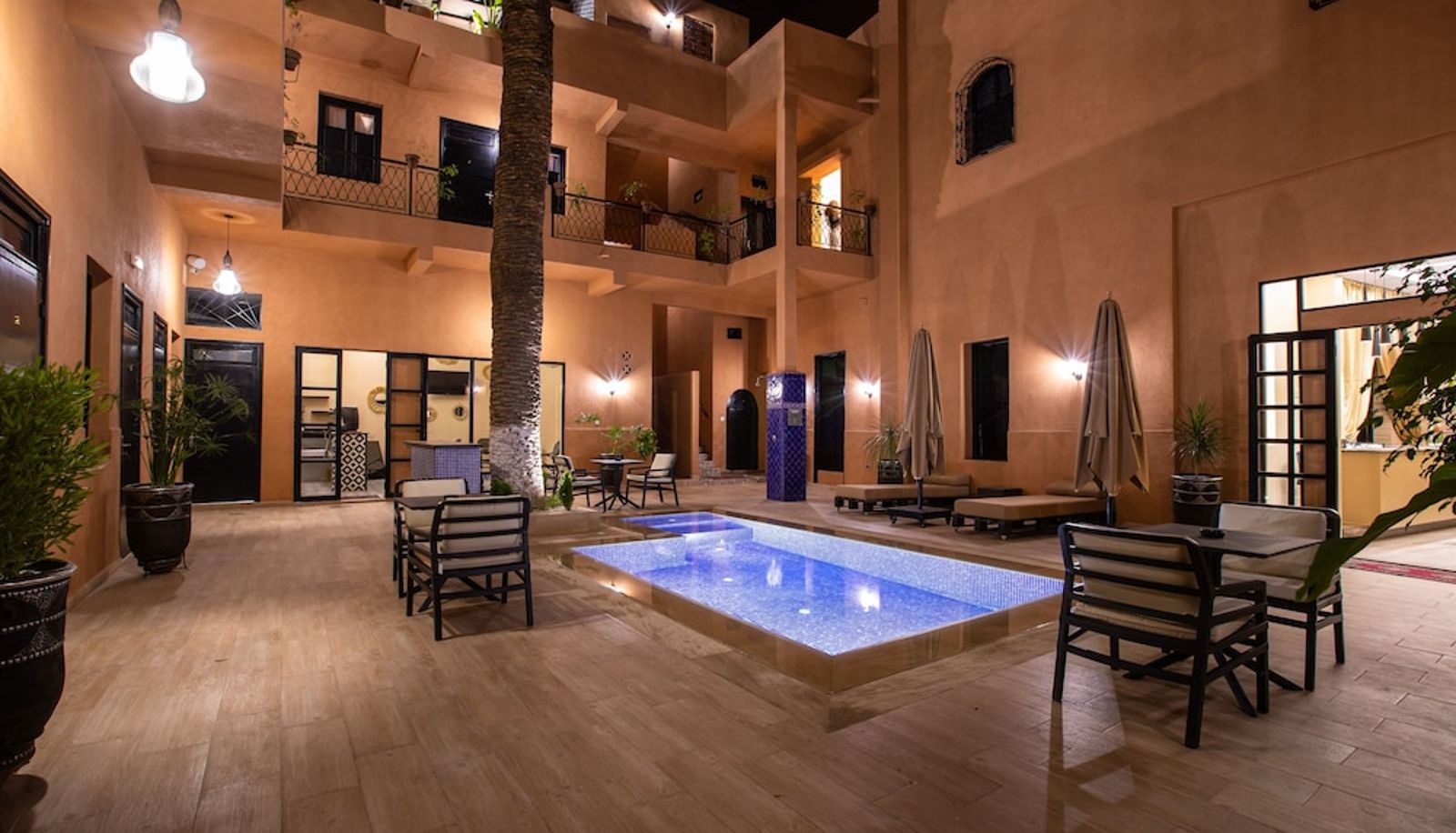 Zwembad - Hotel Toulousain