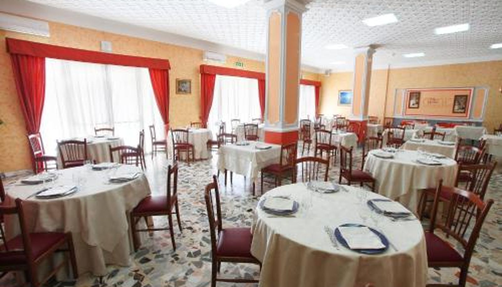 Sala prima colazione all'interno del ristorante - Hotel Corallo