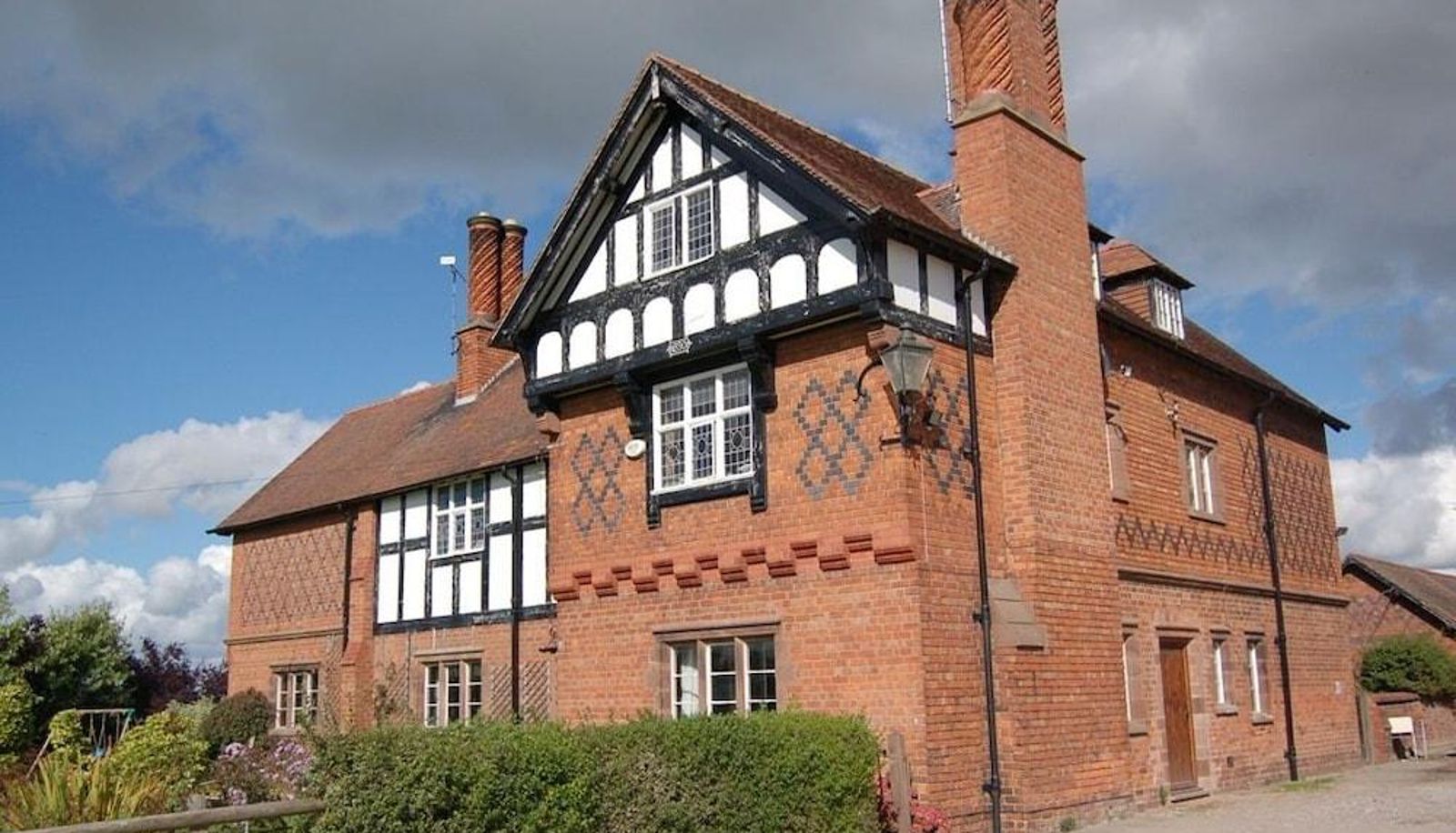 Apartment - Dodleston Manor