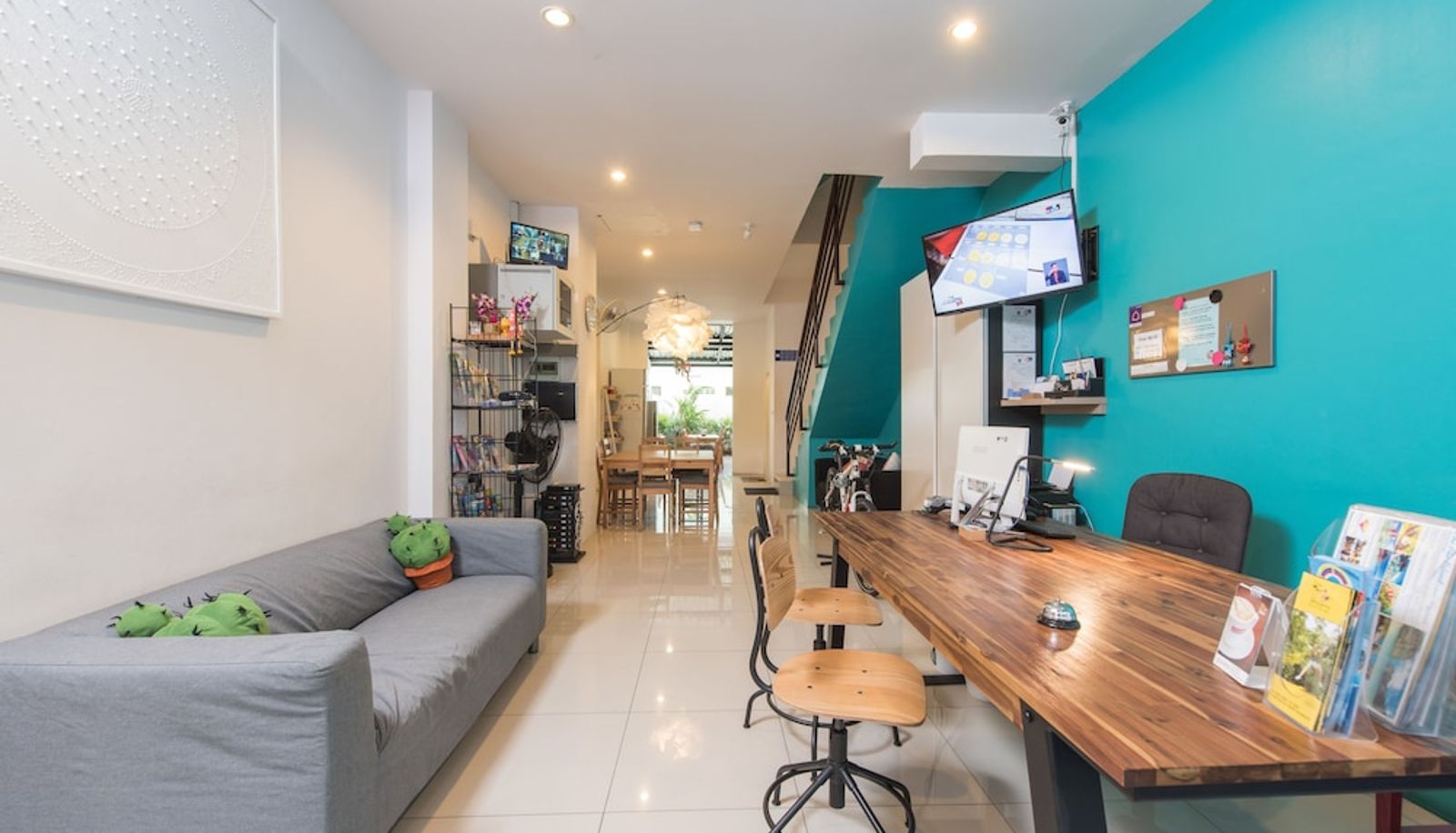 Hall - Two Color Patong