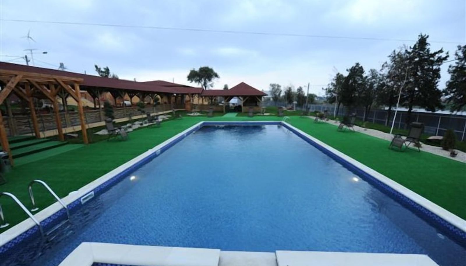 Piscina - Hotel Mondial