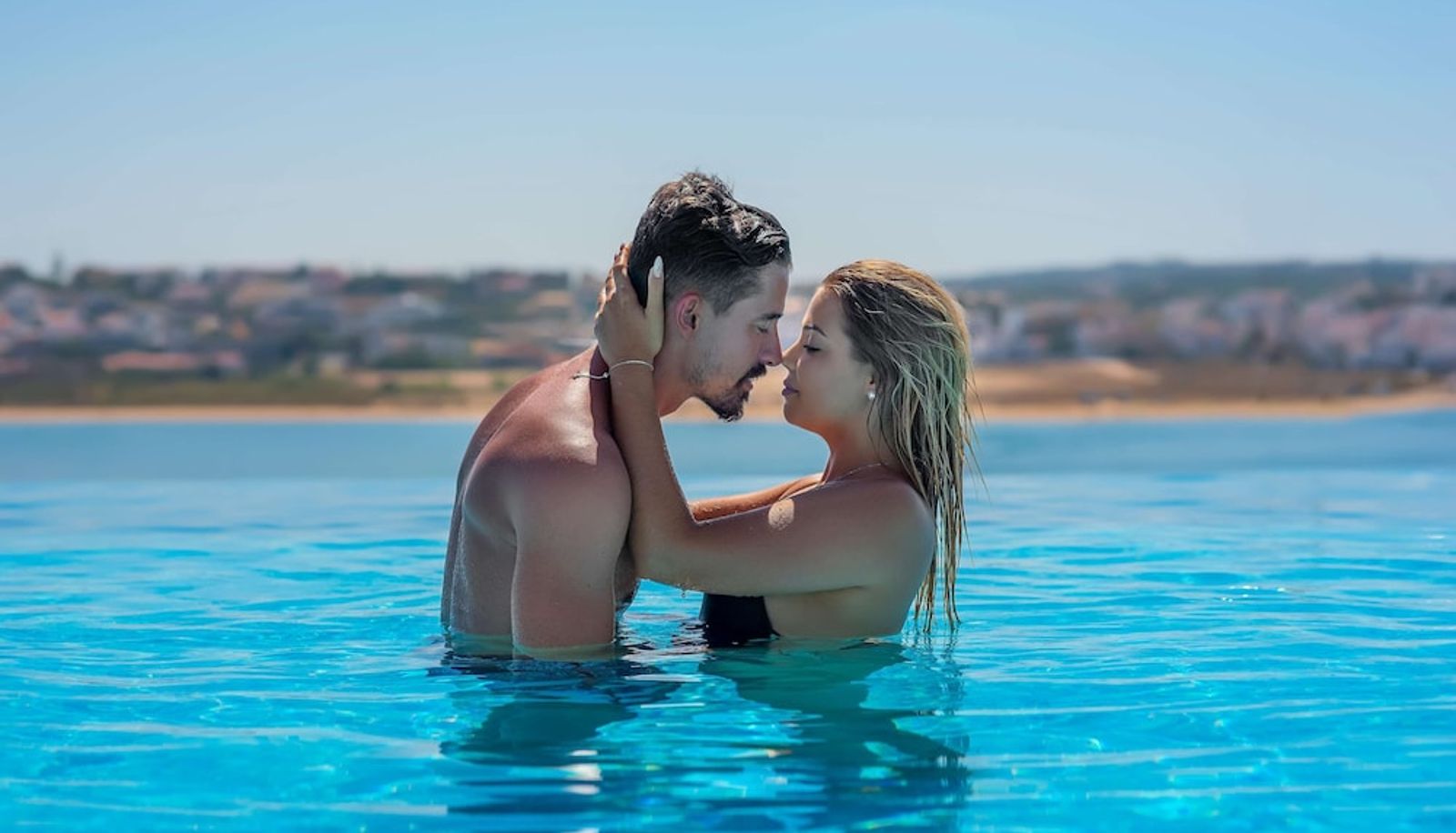 Pool - Jupiter Marina Hotel - Couples & Spa