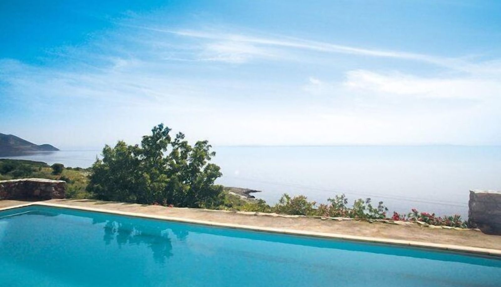 Piscina - Aegila Boutique Hotel