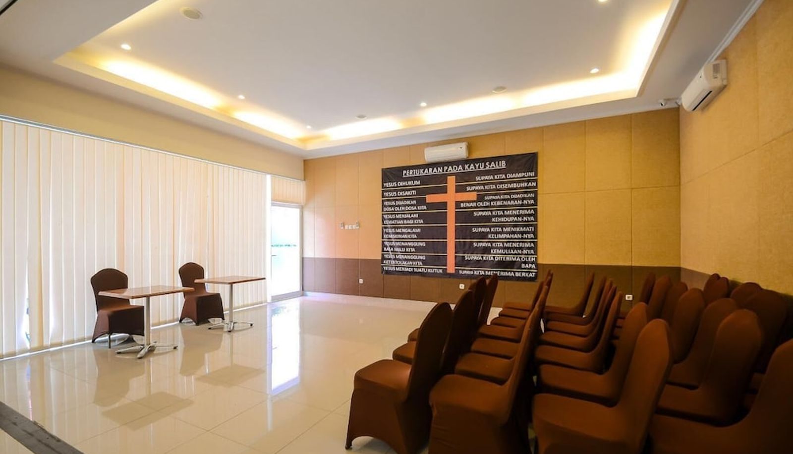 Sala de reuniones - Alqueby Hotel
