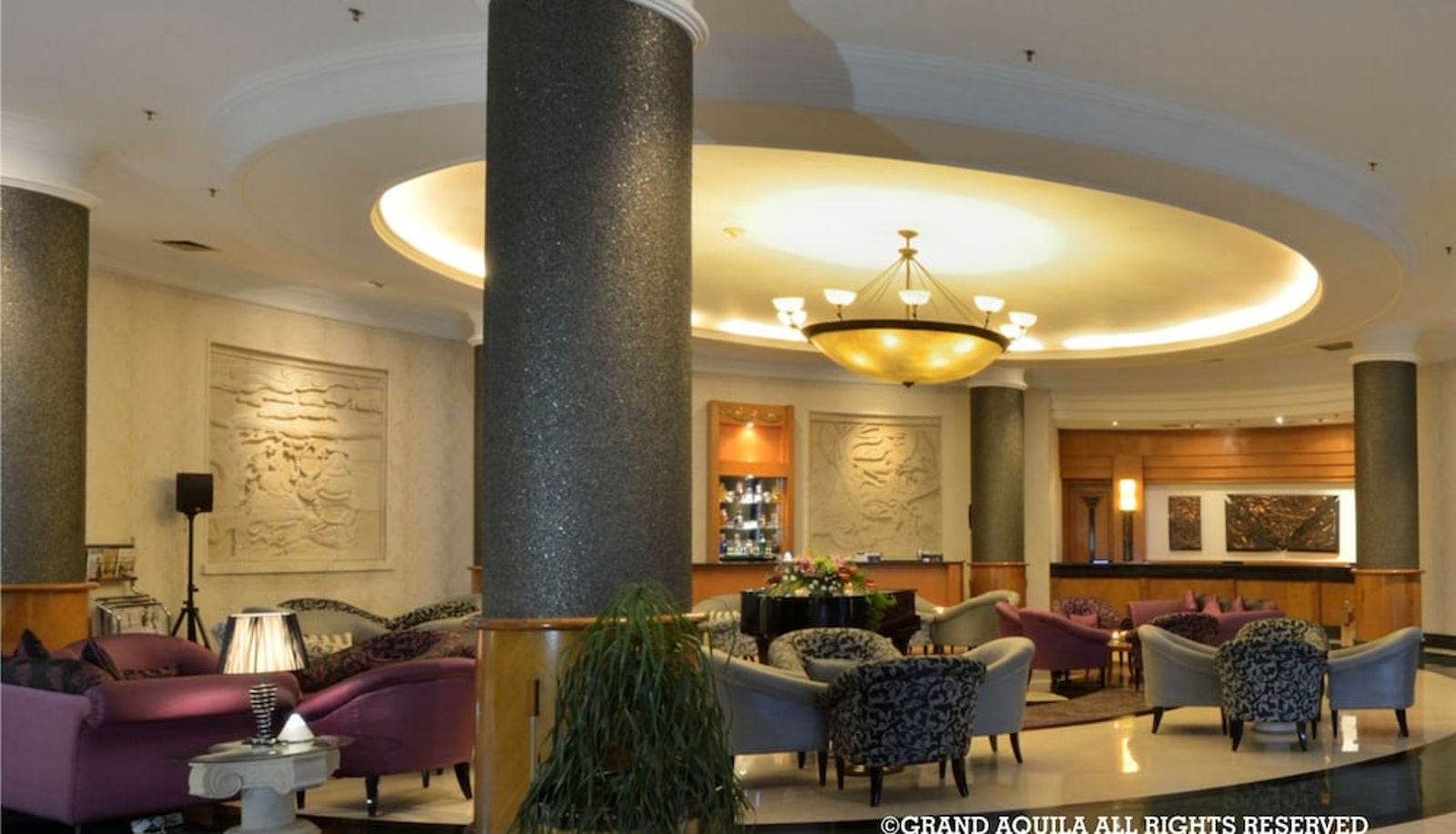 Lobby - Grand Aquila Hotel Bandung