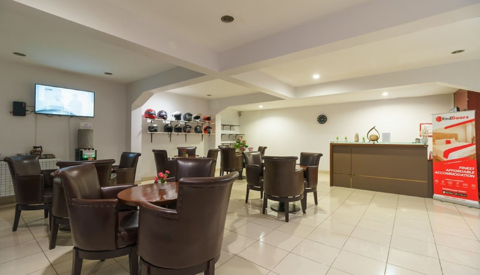 Hall - RedDoorz Plus near Sukajadi 2