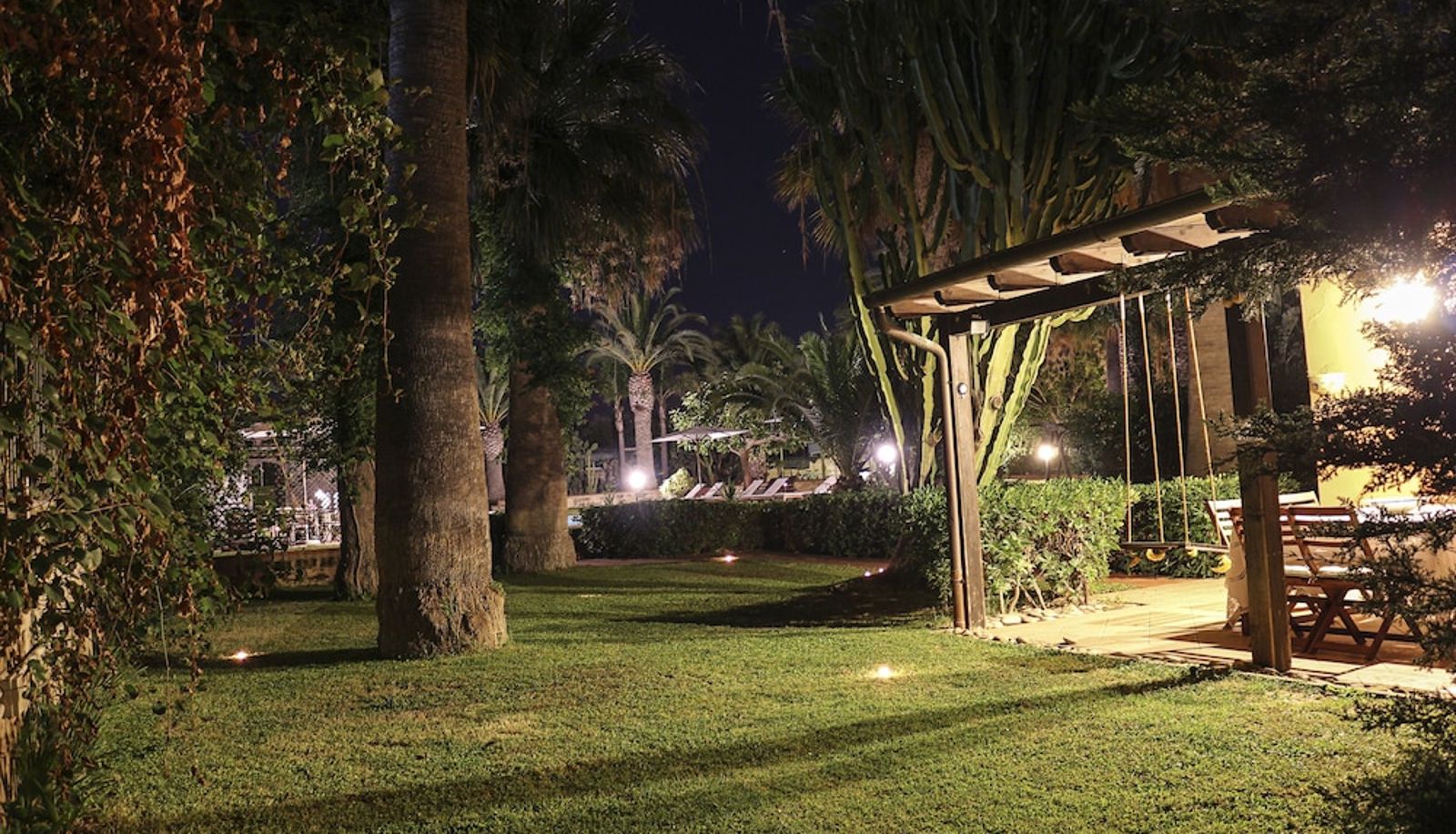 Environs - Villa Carlotta Resort