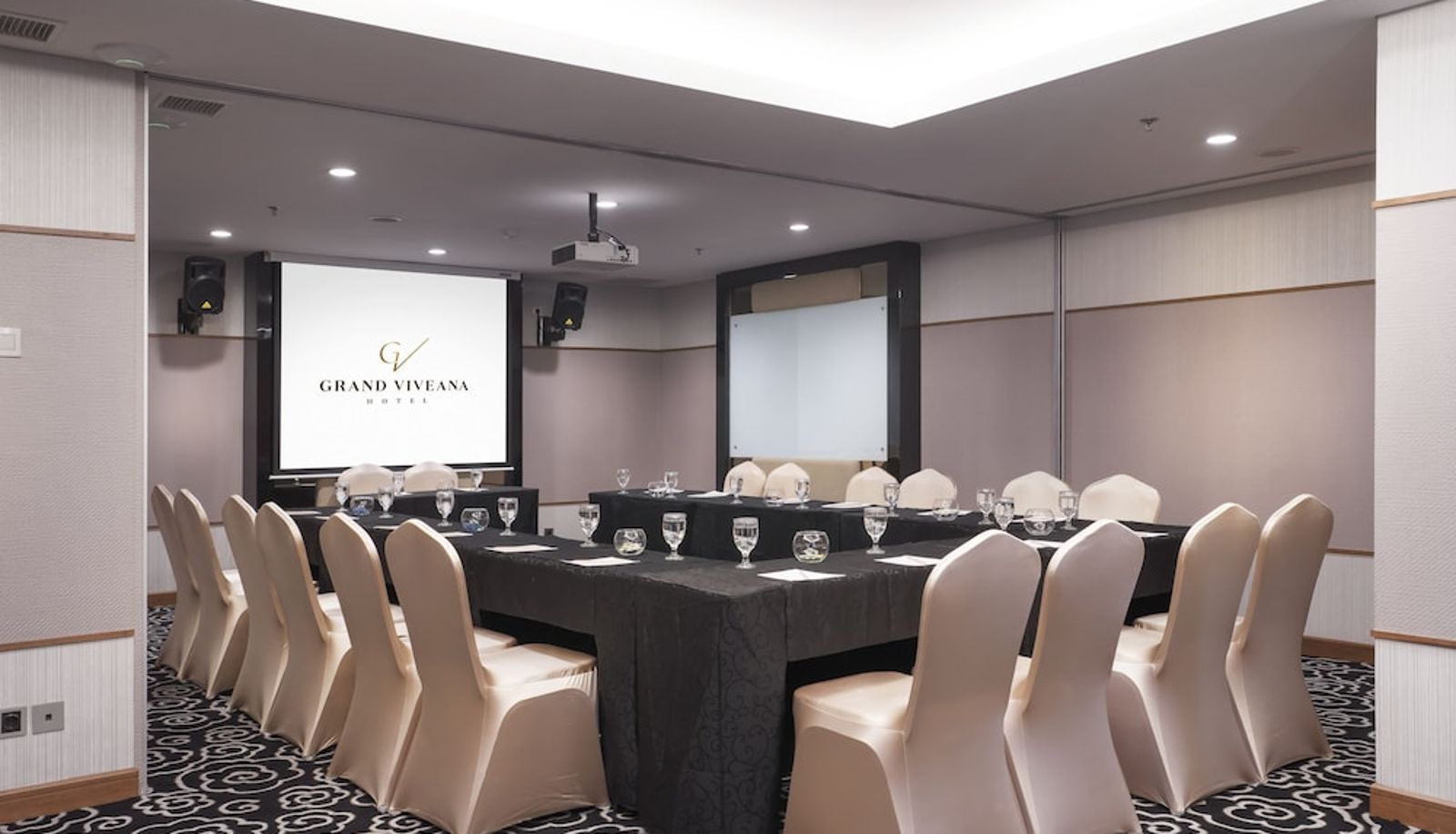 Meeting room - Grand Viveana Hotel