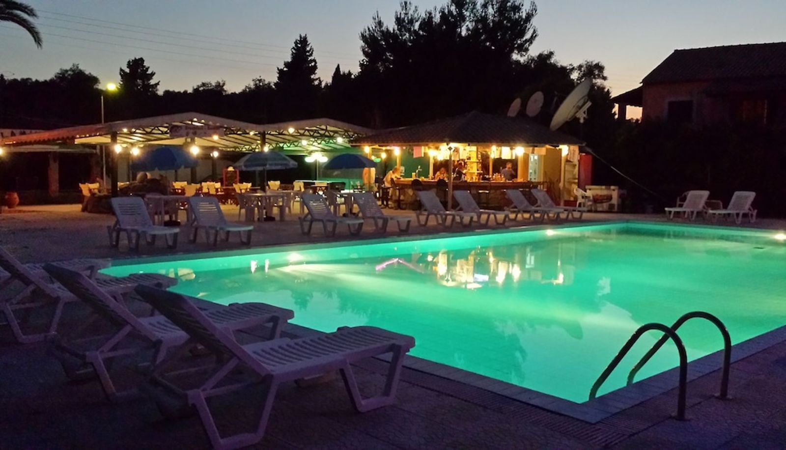 Piscine - Nikolas Club Apartments