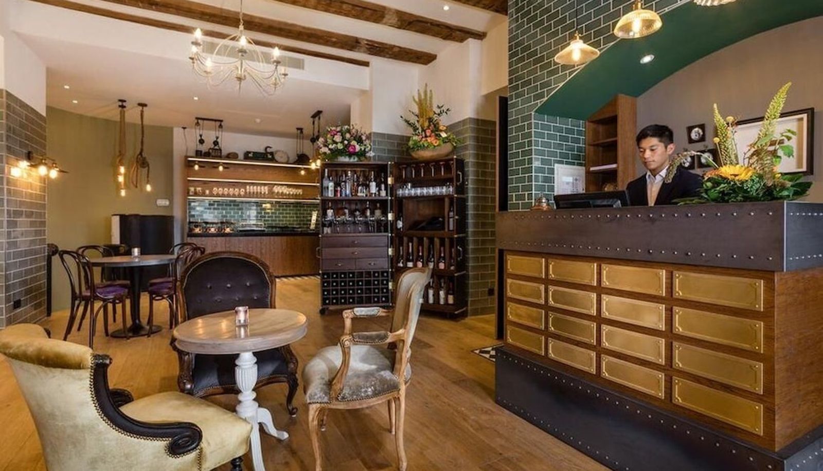 Hall - The Hendrick's Hotel