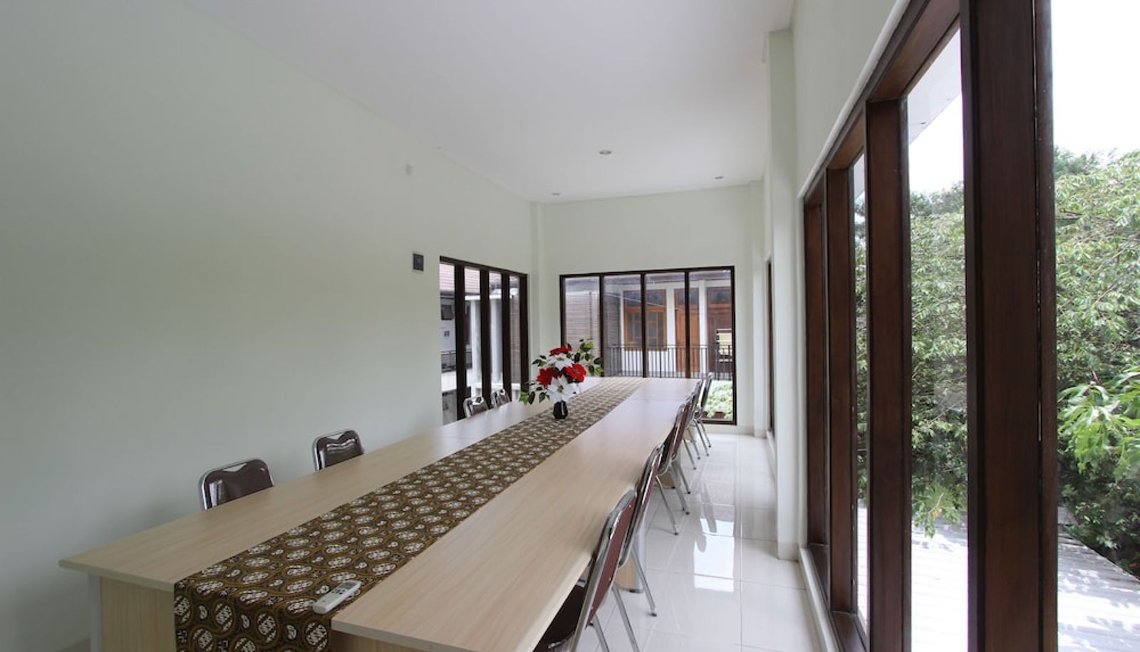 Sala riunioni - RedDoorz @ Turangga Sari