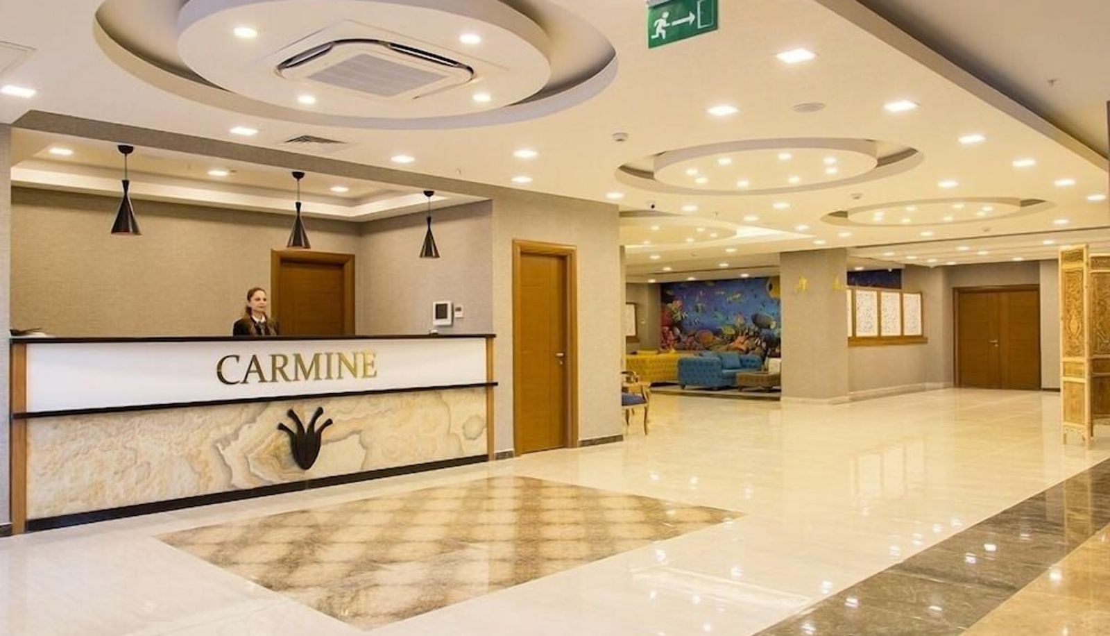 Reception - Carmine Otel