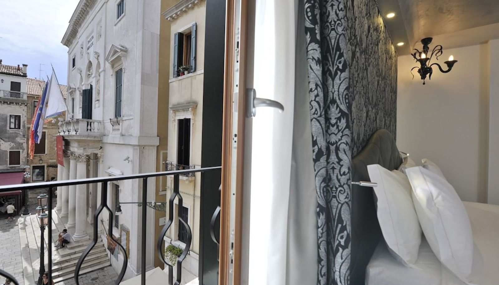 Suite - Al Theatro Palace
