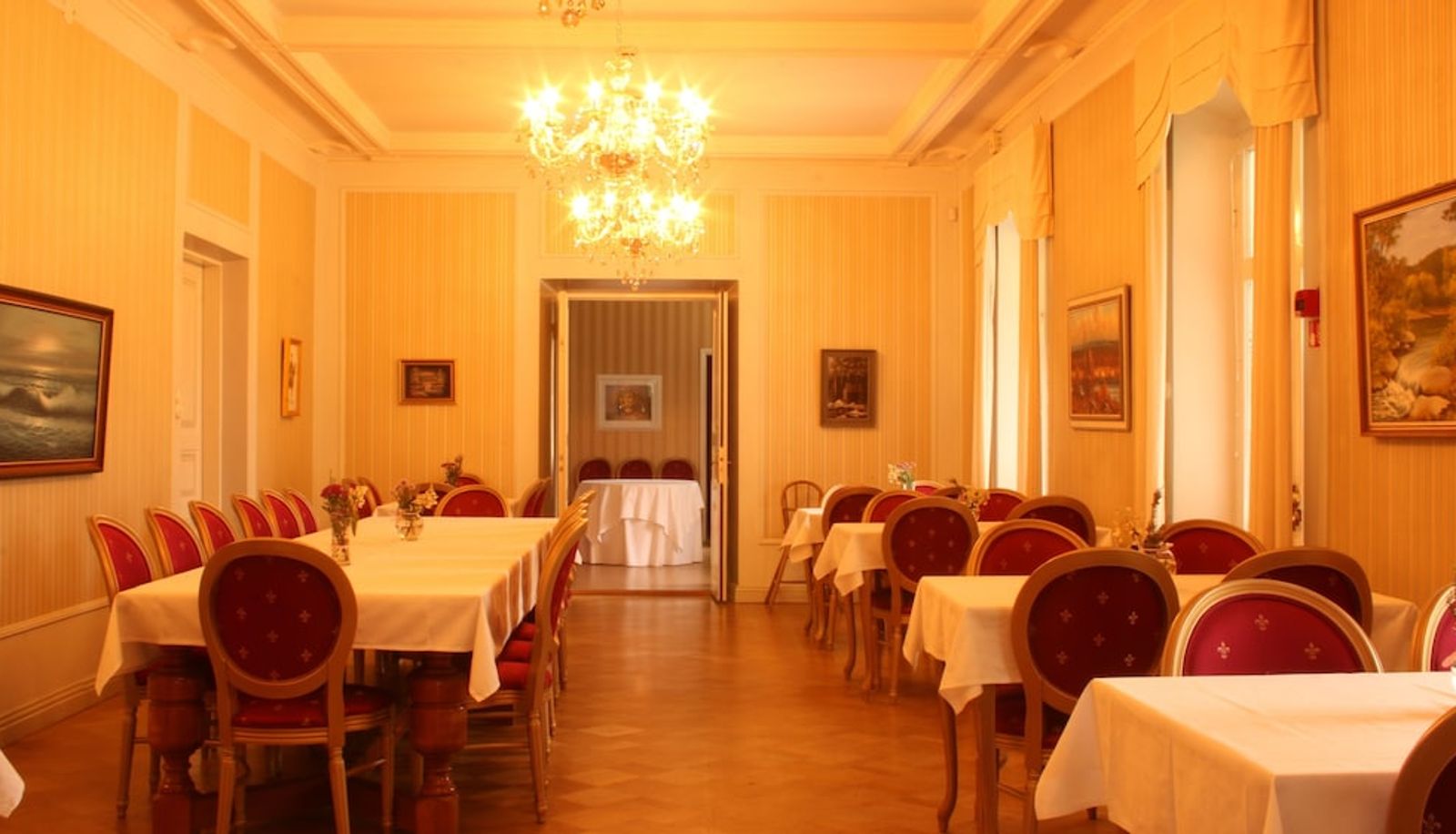 Restaurant - Kartanohotelli Karhulan Hovi