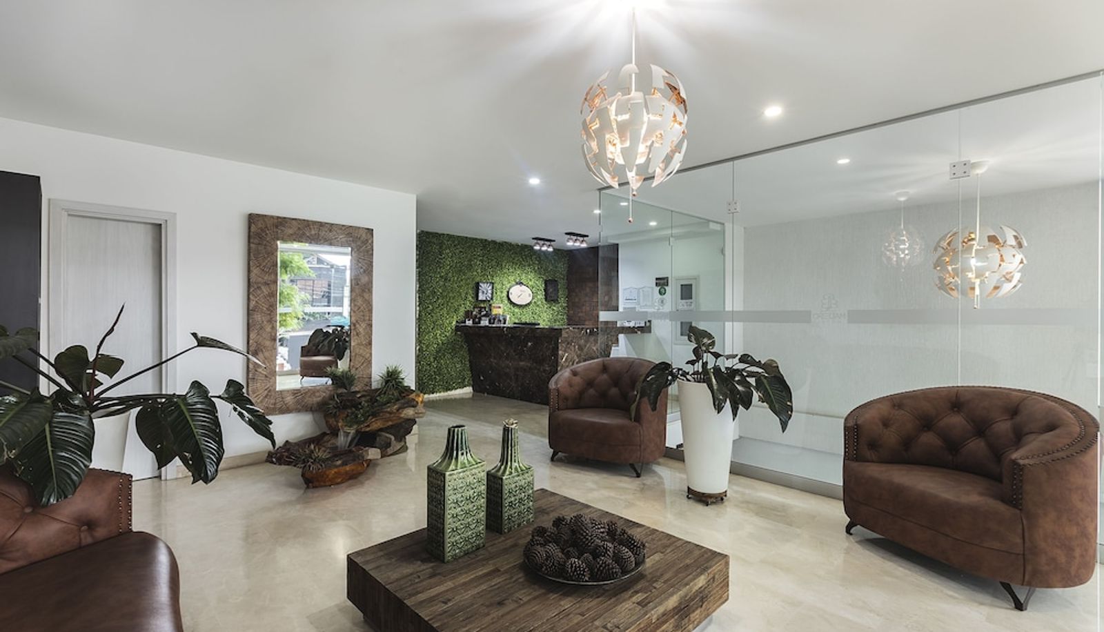 Reception - Hotel Madeiro