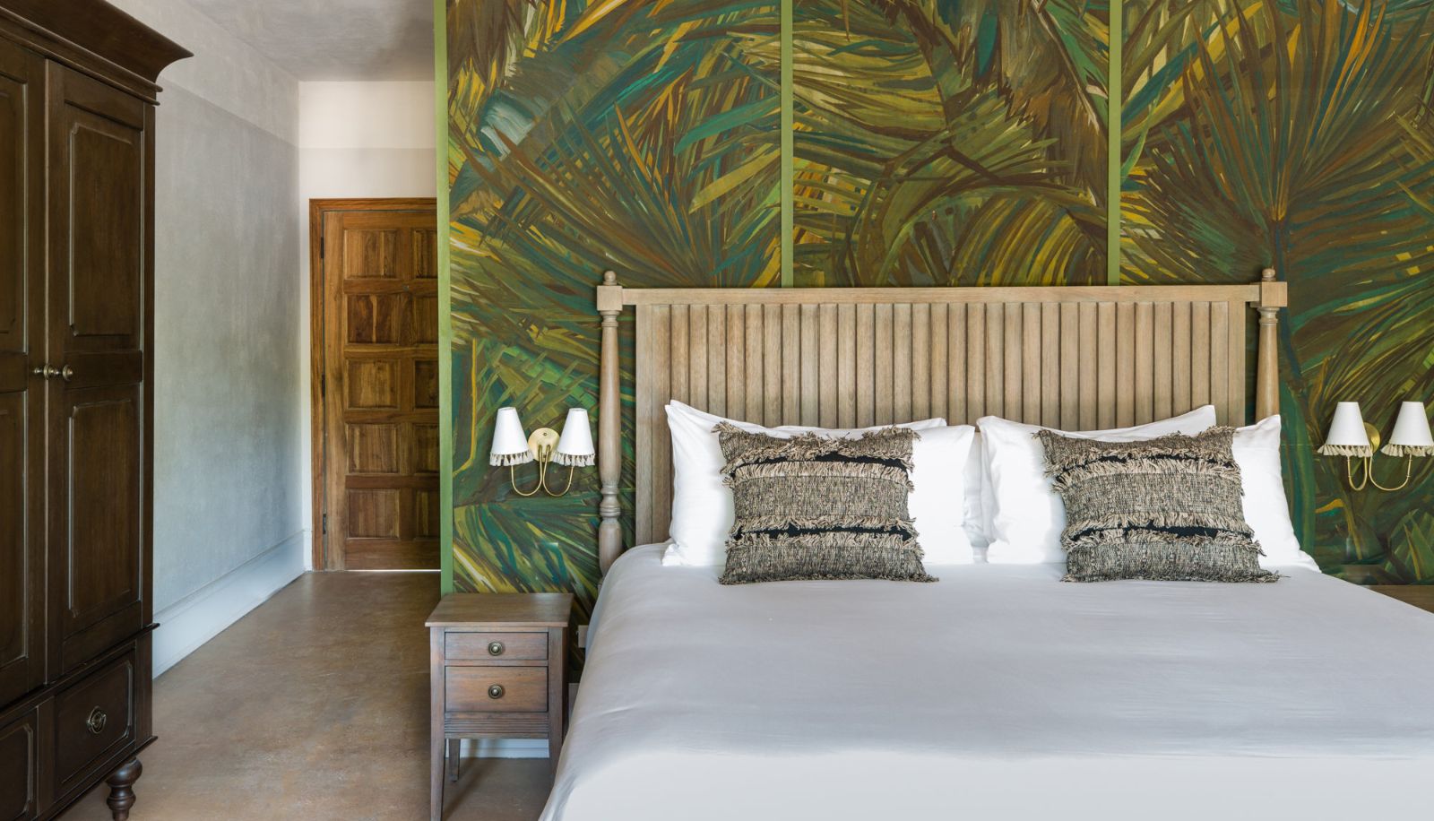 Room - Itzana Resort and Residences