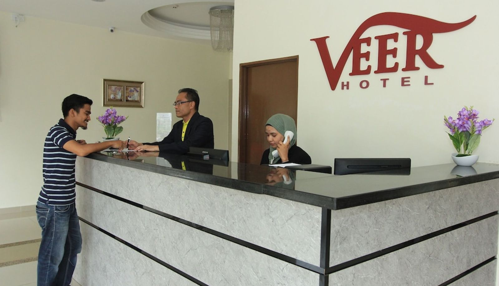 Réception - Veer Hotel