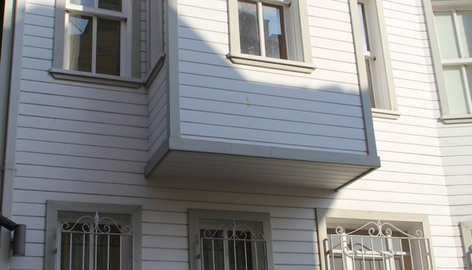 Info - Jasmine Apartment