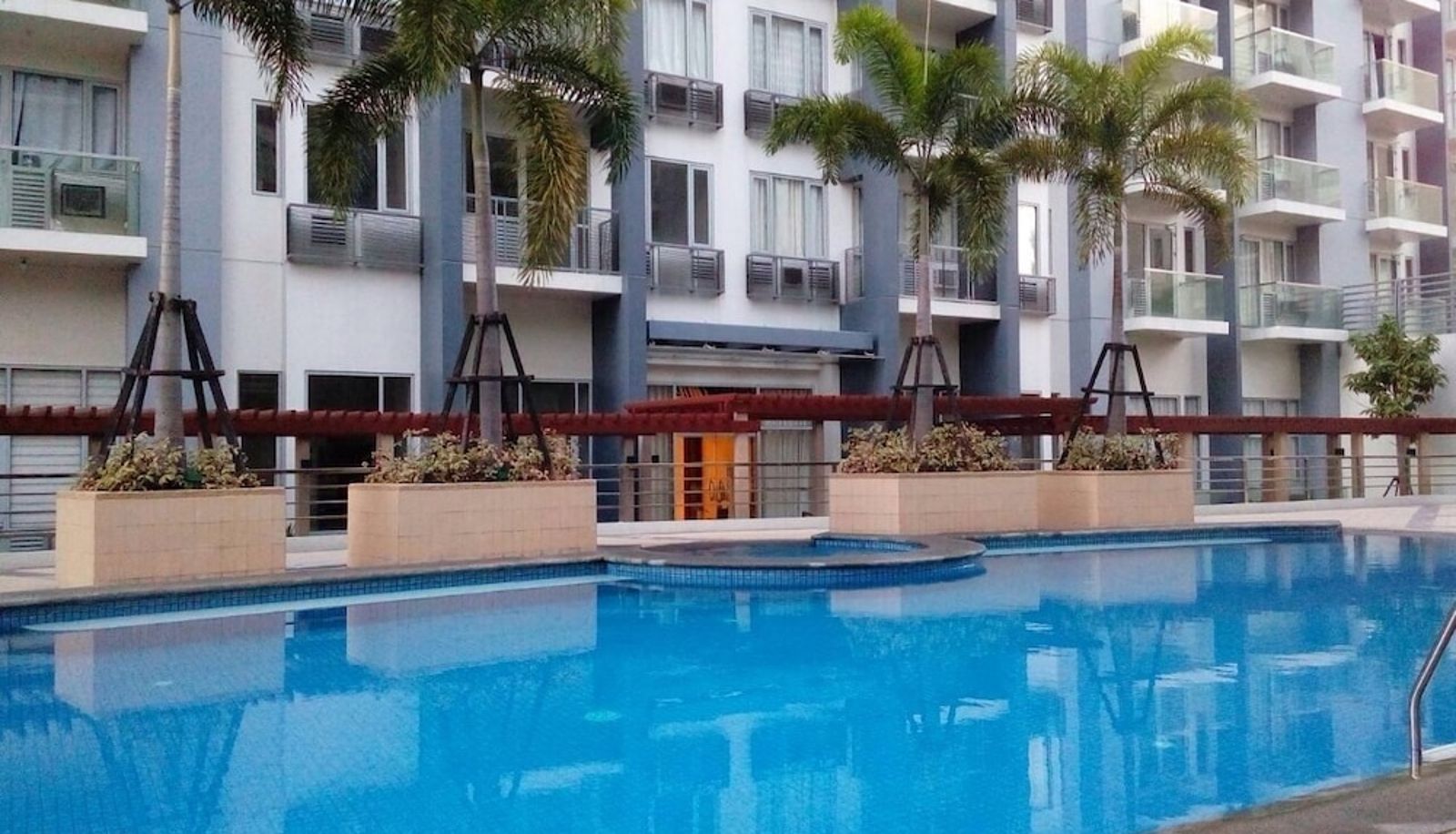 Piscina - Jieann's Transient Home