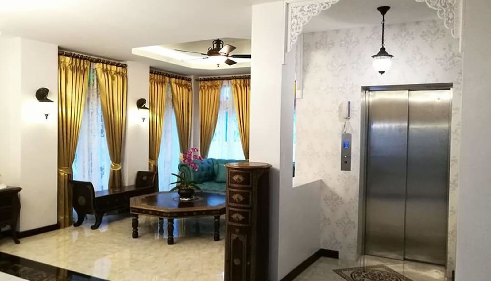 Lobby - The Velvet Orchid