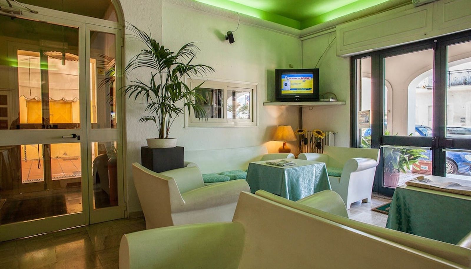 Hal - Hotel Villa Rosa