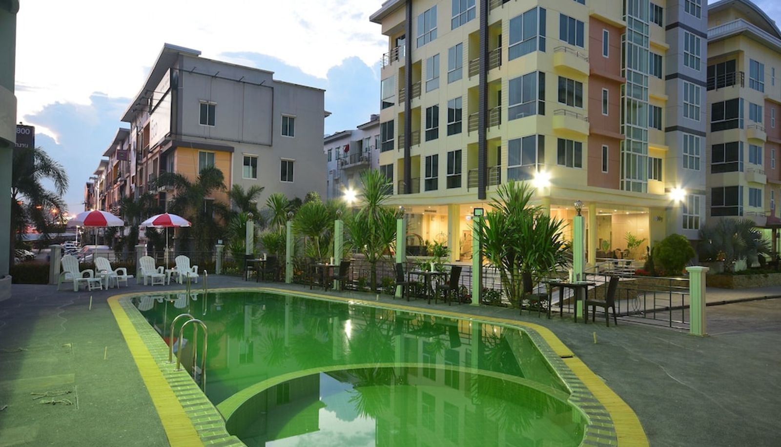 Piscina - Siam Golden Place Suvarnabhumi