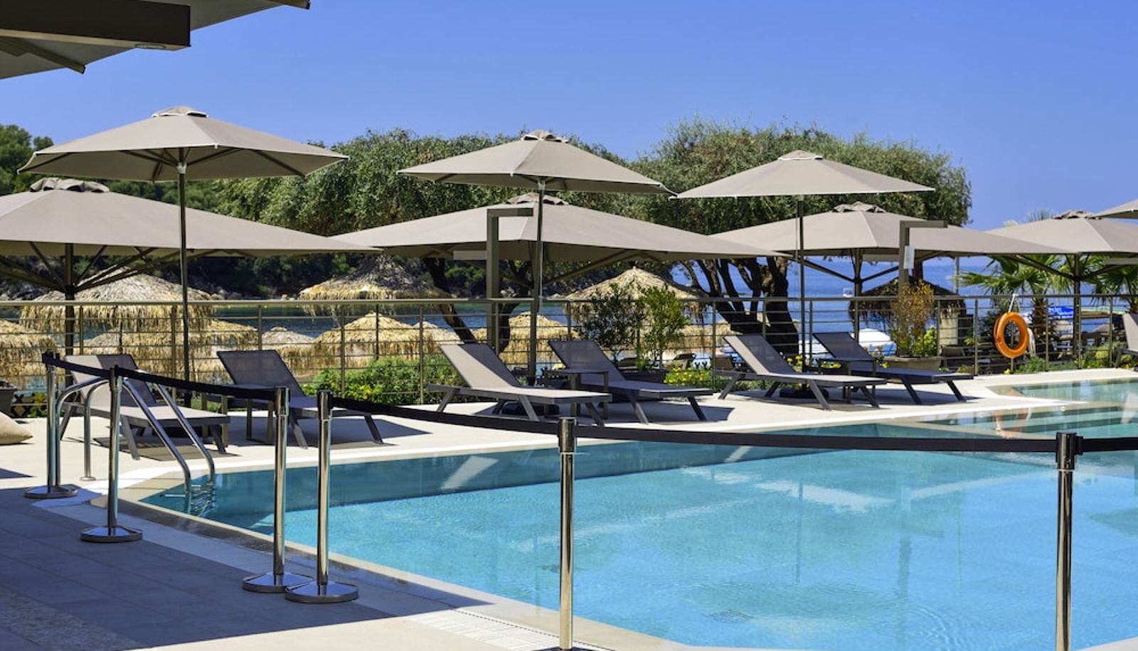 Pool - Prima Vista Beachfront Boutique Hotel