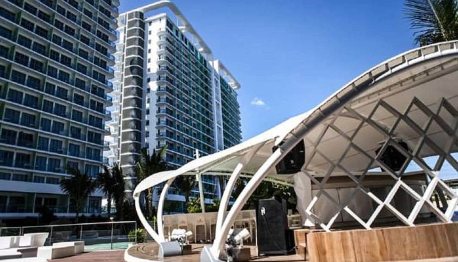 Bar - Azure Urban Resort Residences
