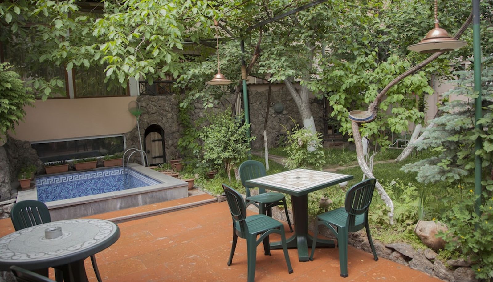 Pool - Hin Yerevantsi