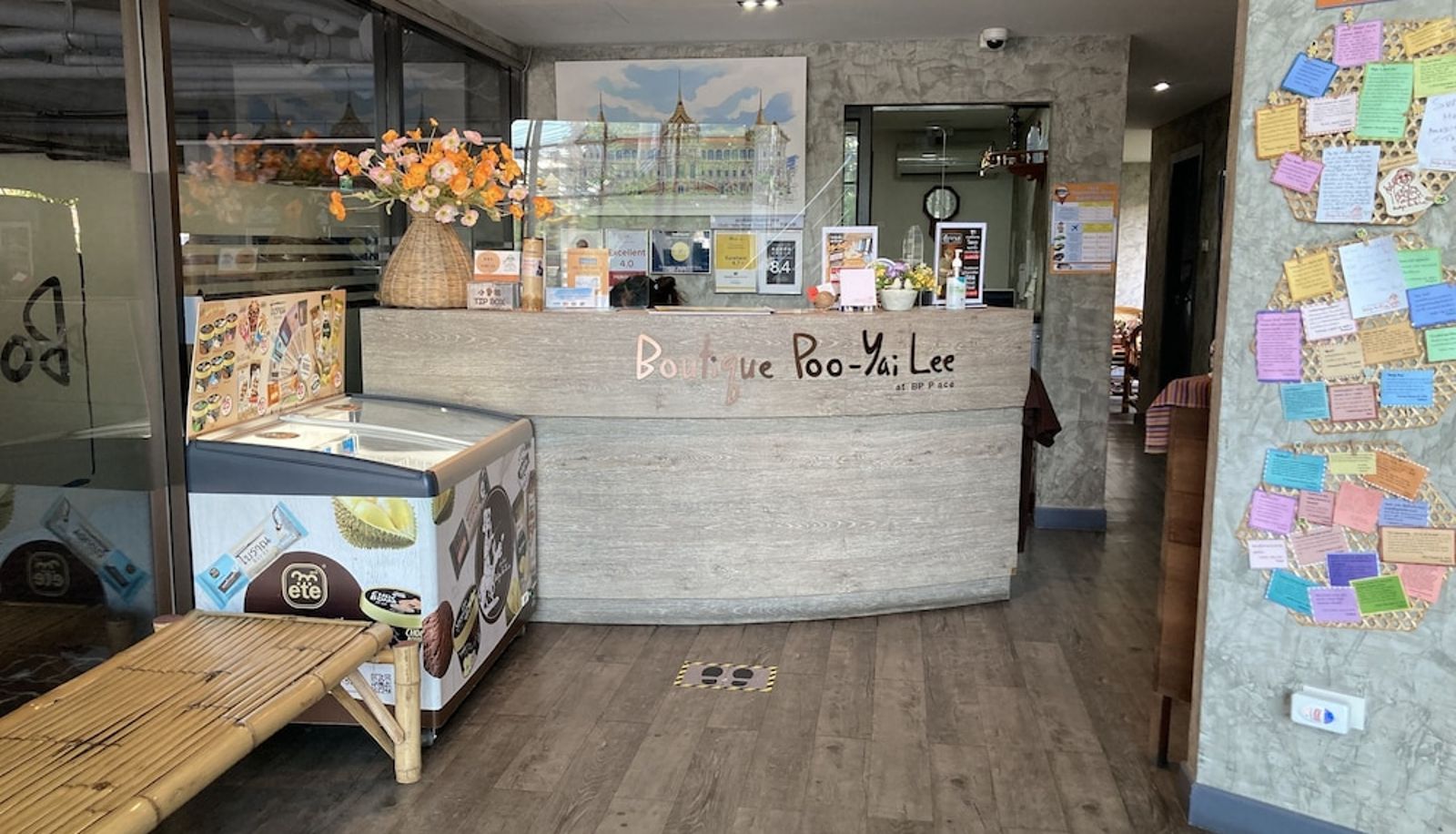 Recepcja - Boutique Poo-Yai Lee