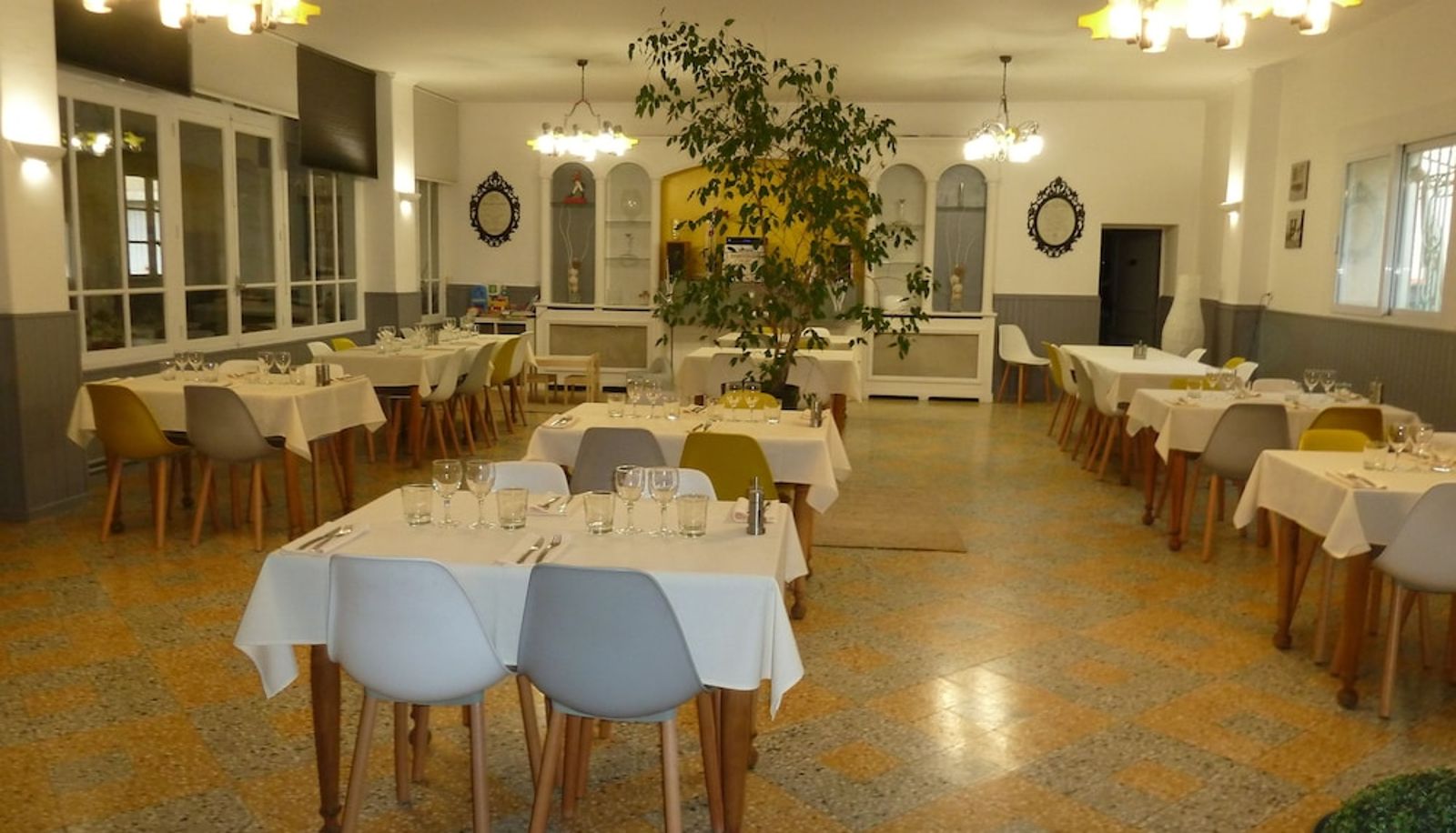 Restaurant - Hôtel Restaurant Le Commerce
