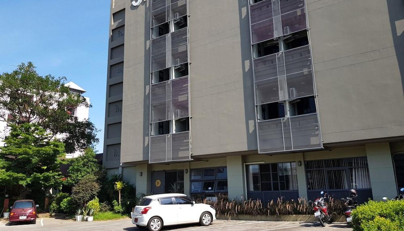 Zewnętrzna część hotelu - The 51 Hometel