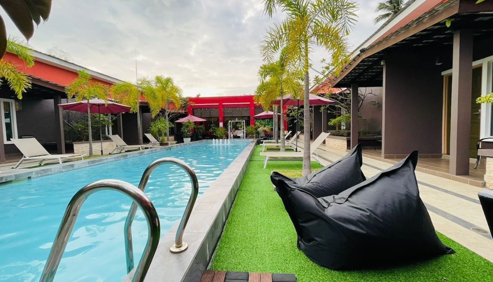 Piscina - Villa Abadi Resort