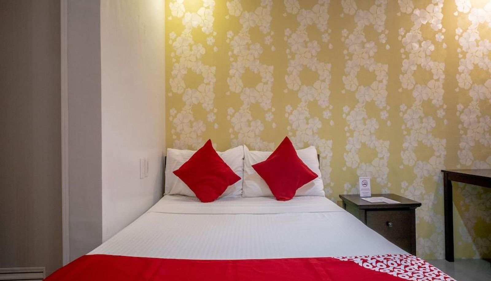 Apartment - OYO 697 Obrero Suites