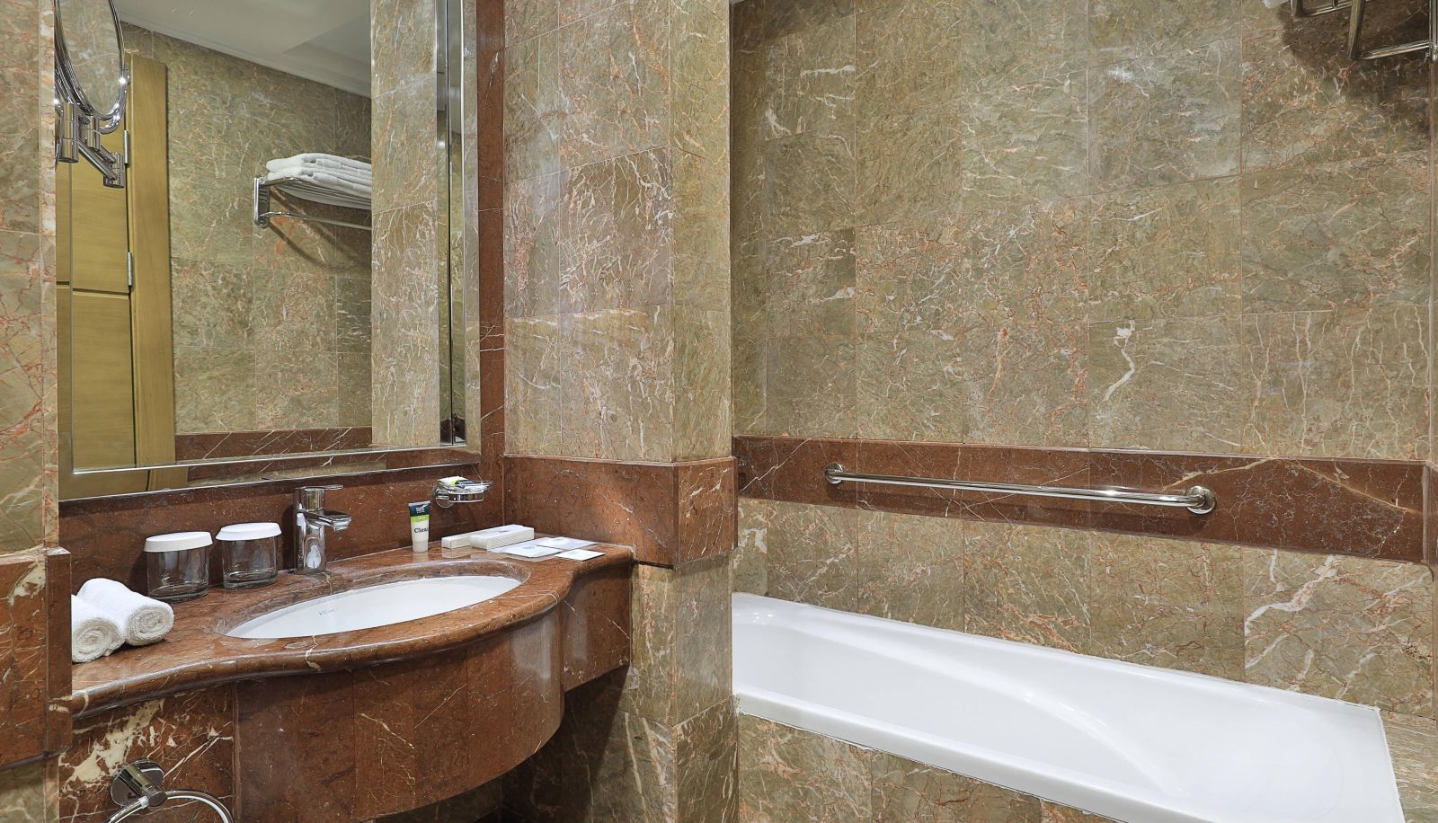 Kamer - Four Points by Sheraton Makkah Al Naseem