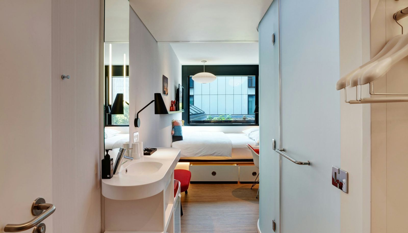 Room - citizenM Seattle South Lake