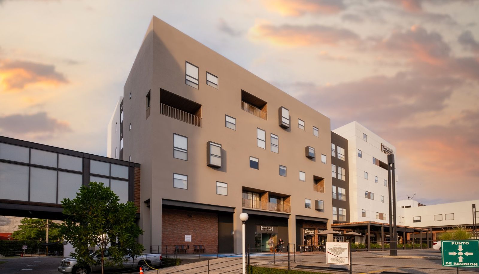Info - Staybridge Suites VILLAHERMOSA by IHG