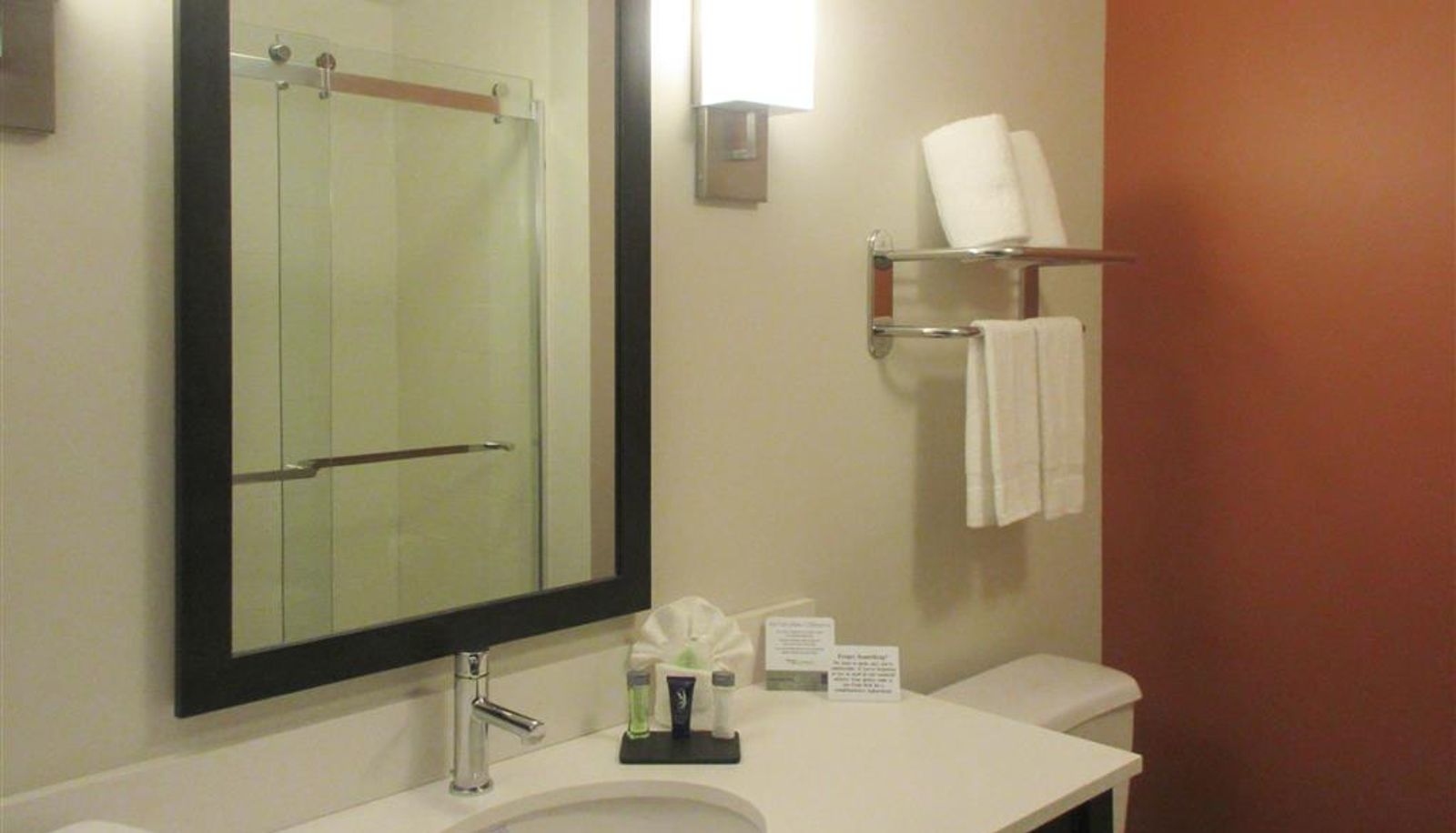 Room - Sleep Inn & Suites Oregon - Madison