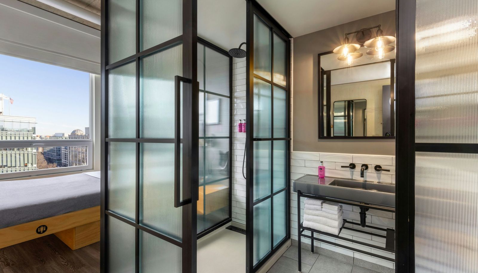 Zimmer - Moxy Washington DC Downtown