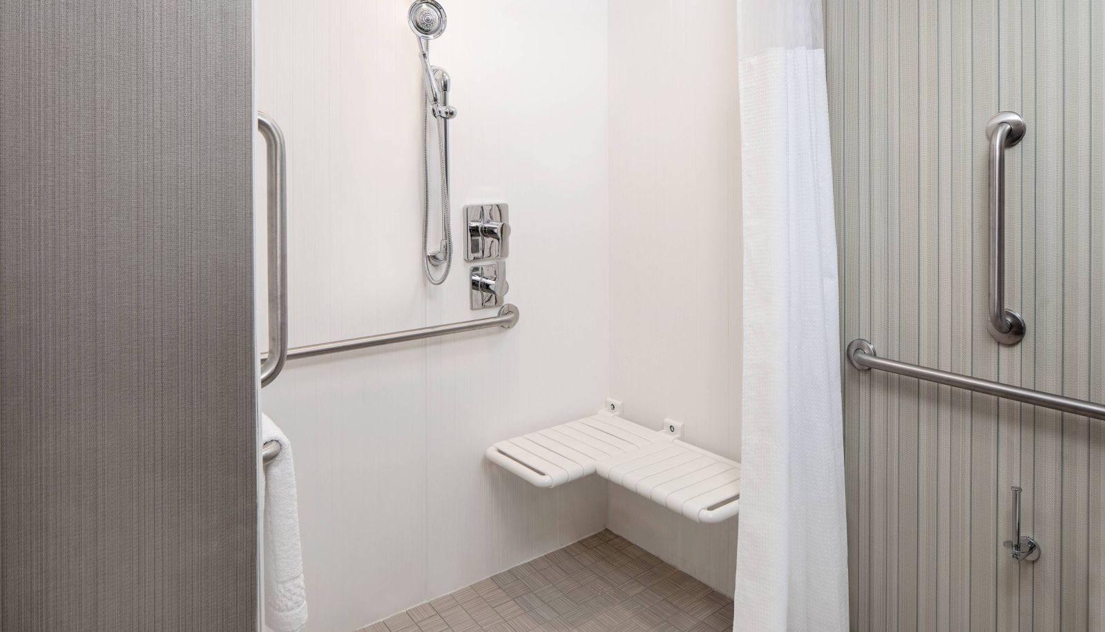 Habitación - Courtyard by Marriott Dallas Downtown Reunion District