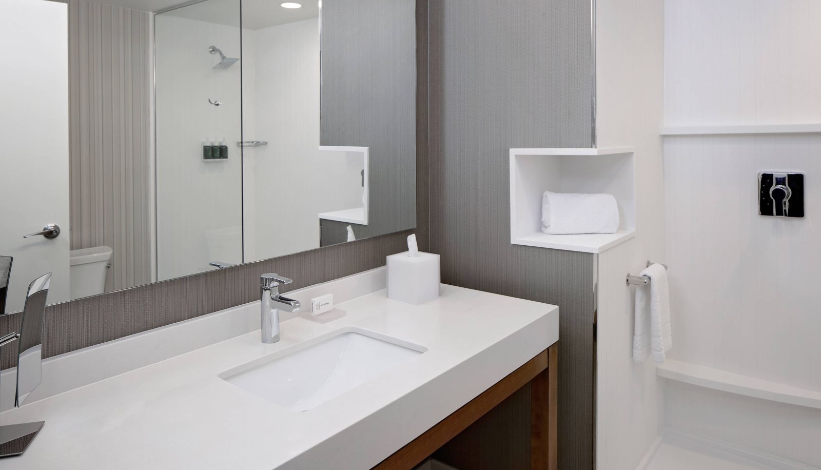 Habitación - Courtyard by Marriott Dallas Downtown Reunion District