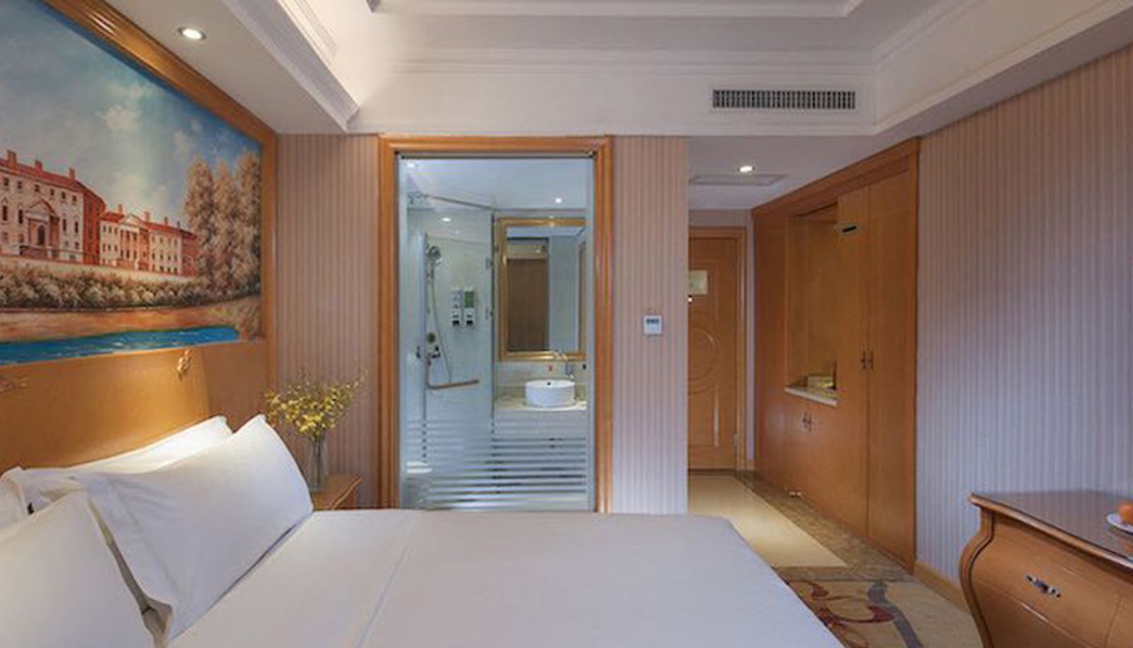 Room - Vienna Hotel(Wuhan Wangjiawan qilimiao subway station Hotel) Wuhan Moshui Lake